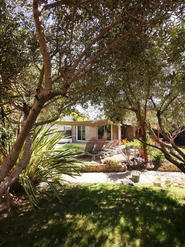 Maison à MONTELIMAR