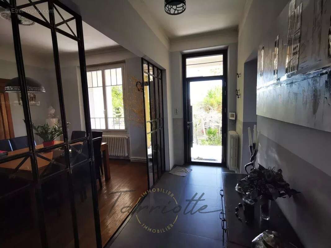 Maison à MONTELIMAR