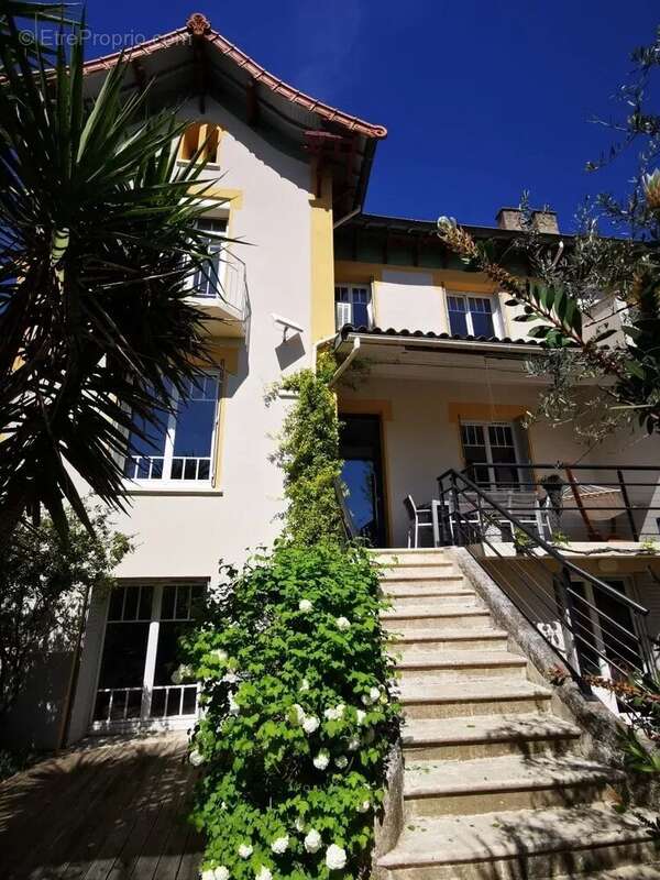 Maison à MONTELIMAR