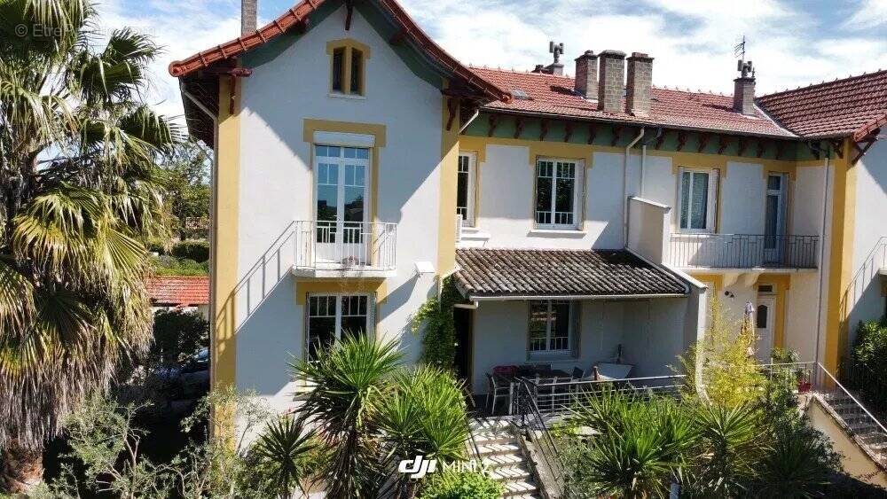 Maison à MONTELIMAR