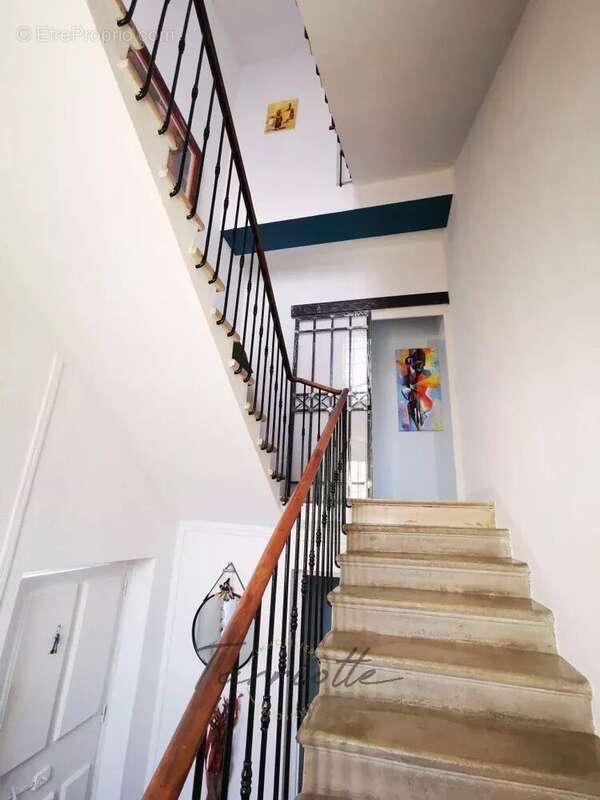 Maison à MONTELIMAR