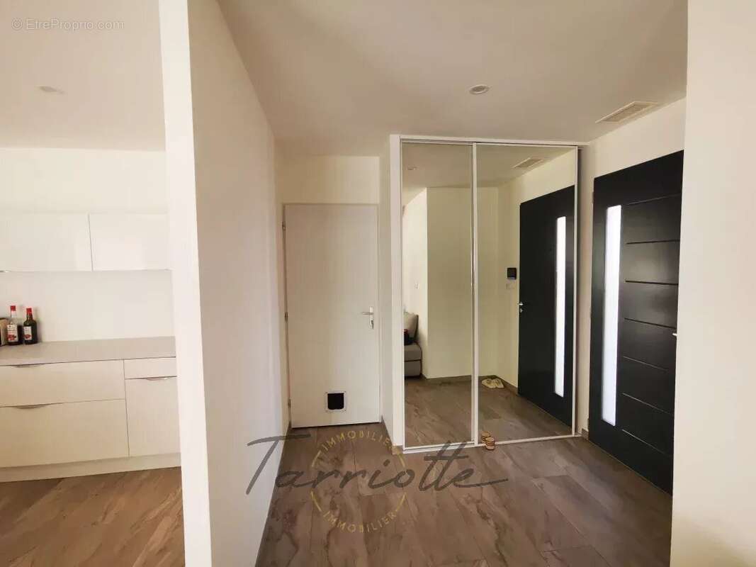 Maison à ROCHEMAURE