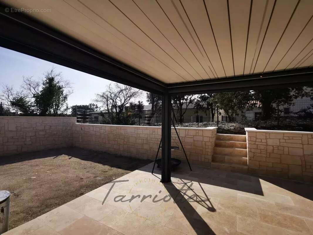 Maison à ROCHEMAURE