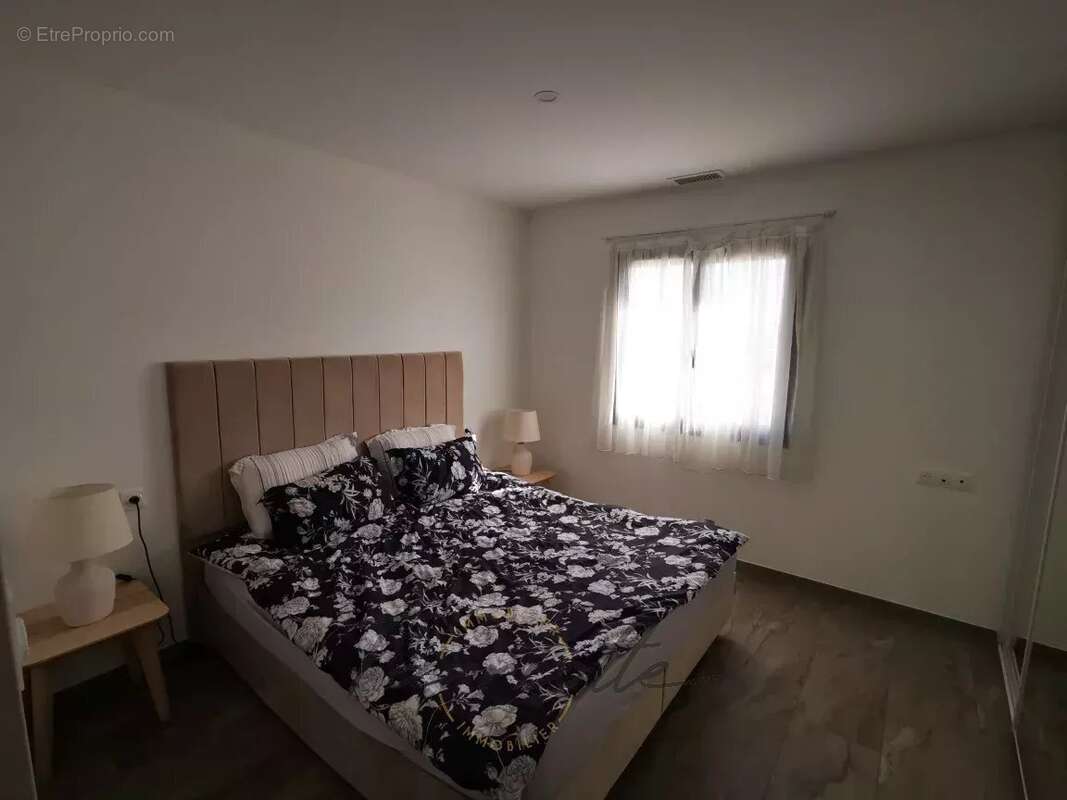 Maison à ROCHEMAURE