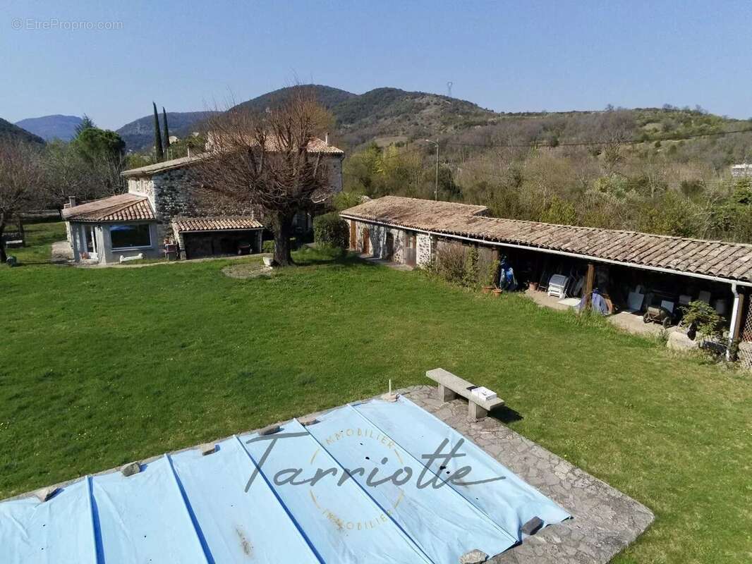 Maison à ROCHEMAURE