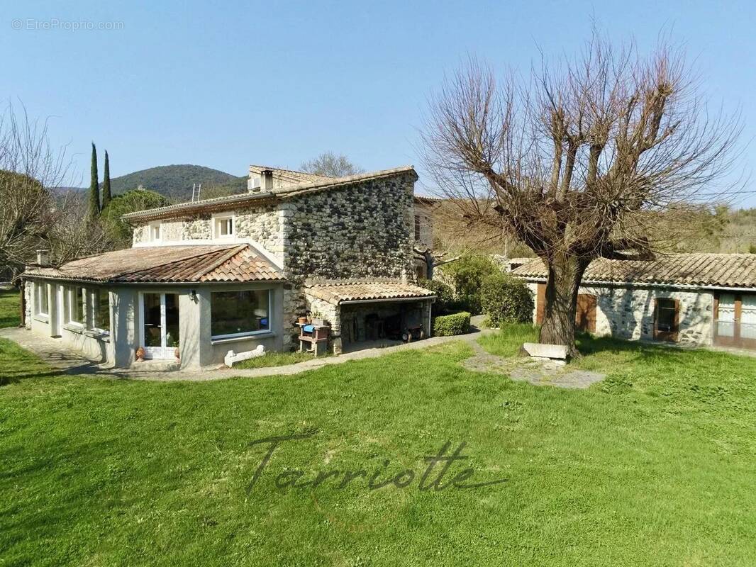 Maison à ROCHEMAURE