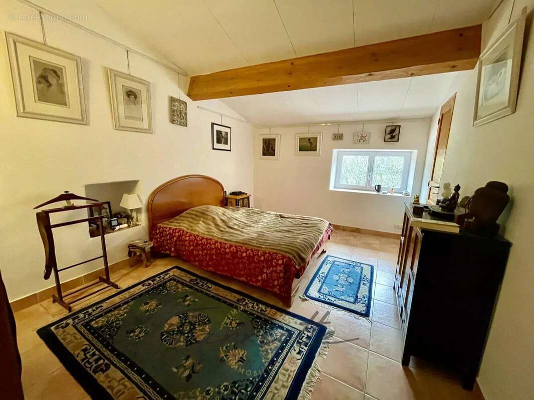 Maison à ROCHEMAURE