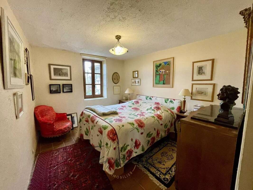 Maison à ROCHEMAURE