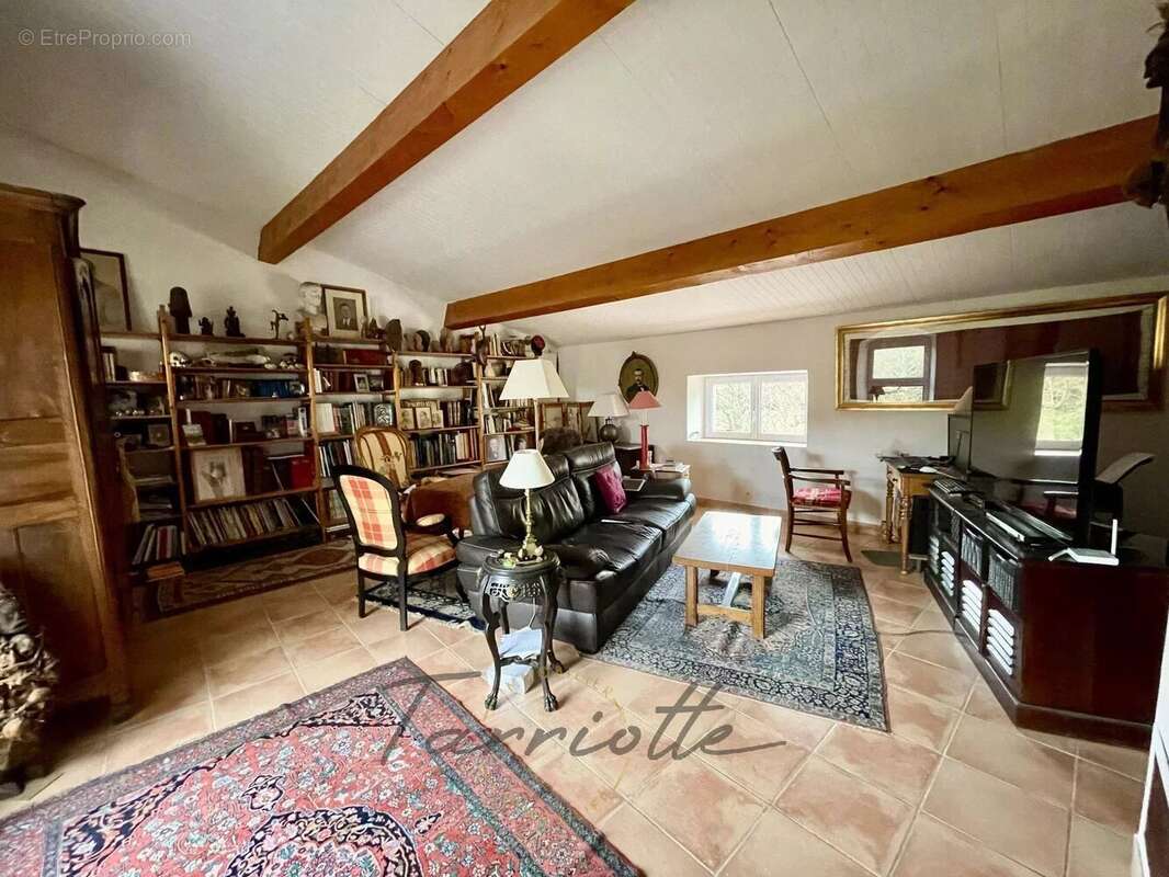 Maison à ROCHEMAURE