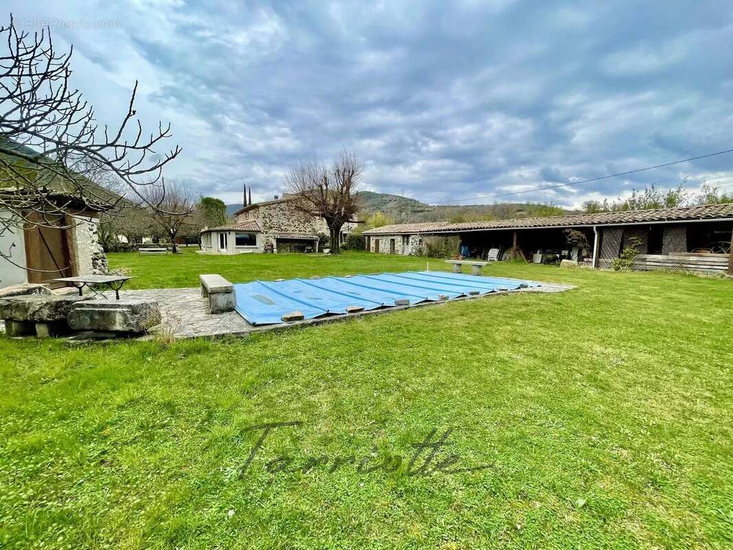 Maison à ROCHEMAURE