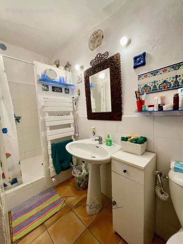 Maison à ROCHEMAURE