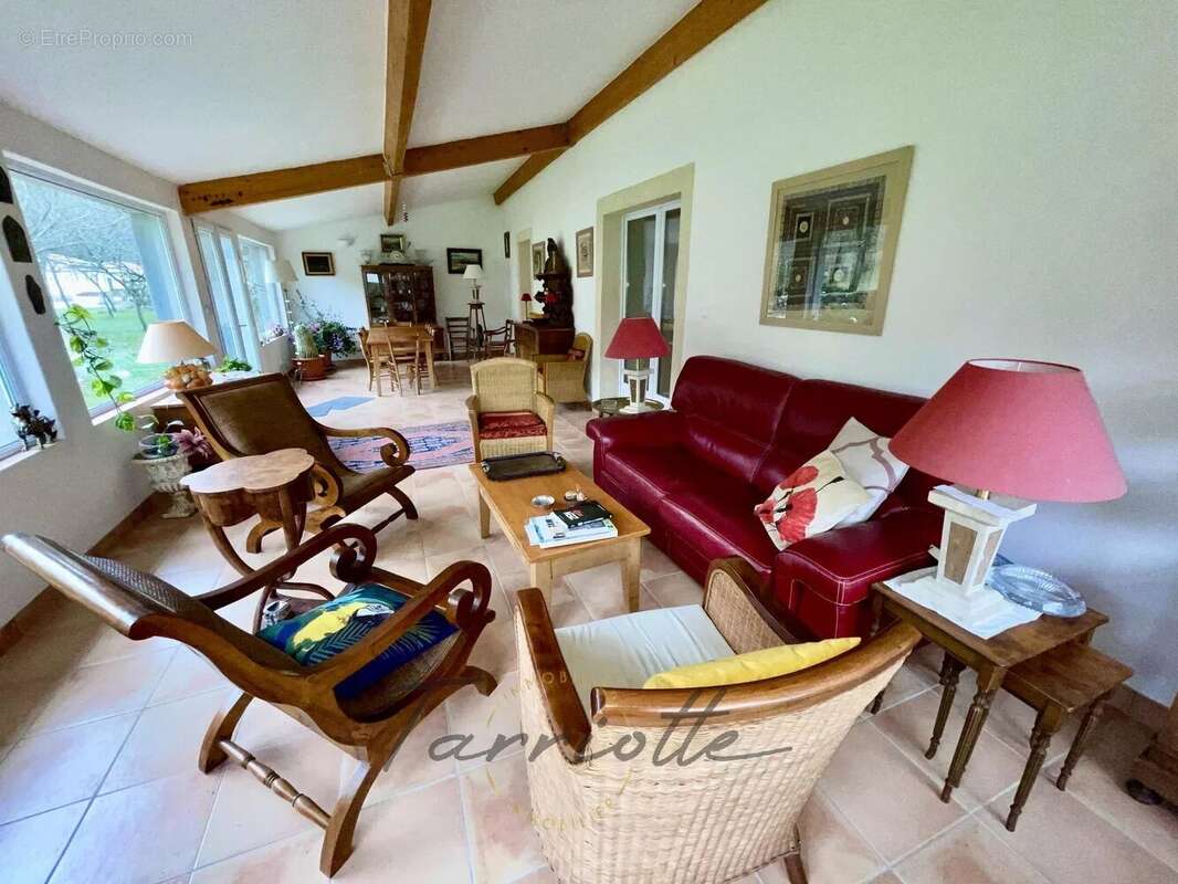 Maison à ROCHEMAURE