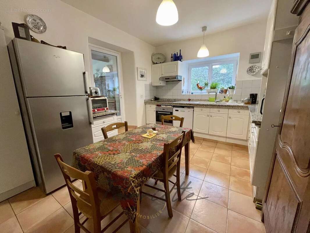 Maison à ROCHEMAURE