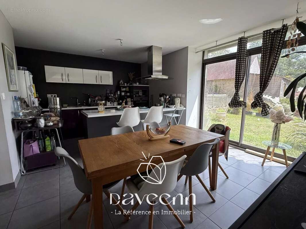 Maison à LOCMARIA-GRAND-CHAMP