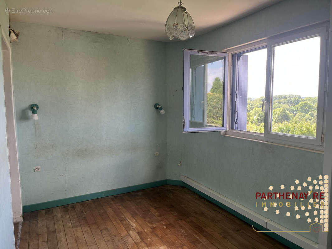 Maison à PARTHENAY