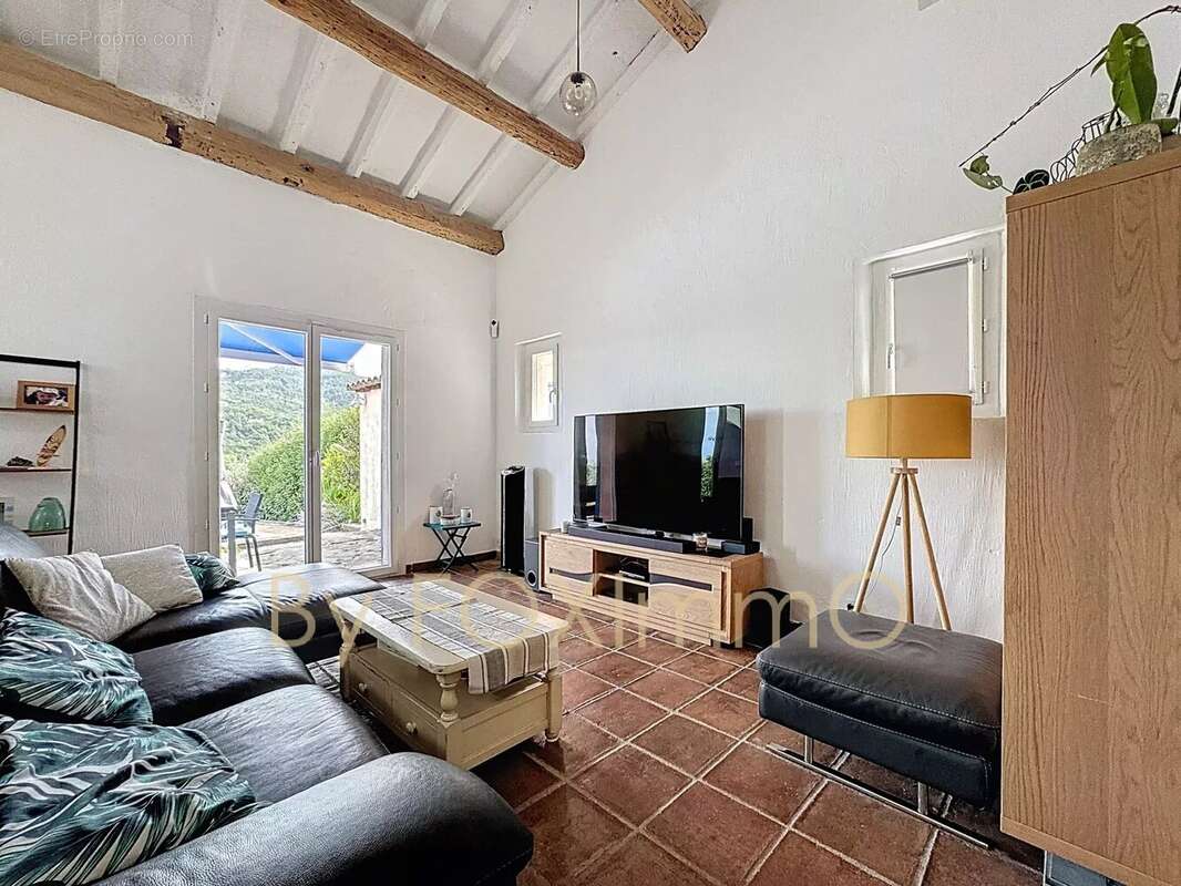 Maison à LES ADRETS-DE-L&#039;ESTEREL