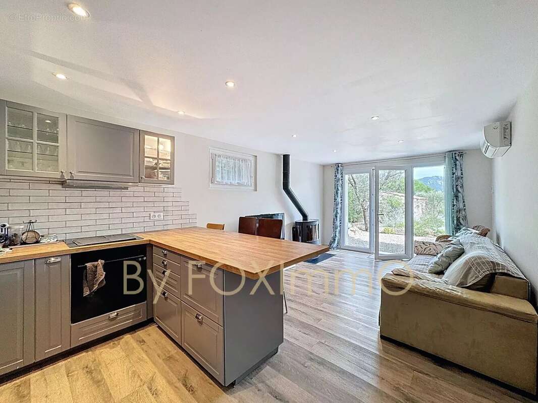 Maison à LES ADRETS-DE-L&#039;ESTEREL