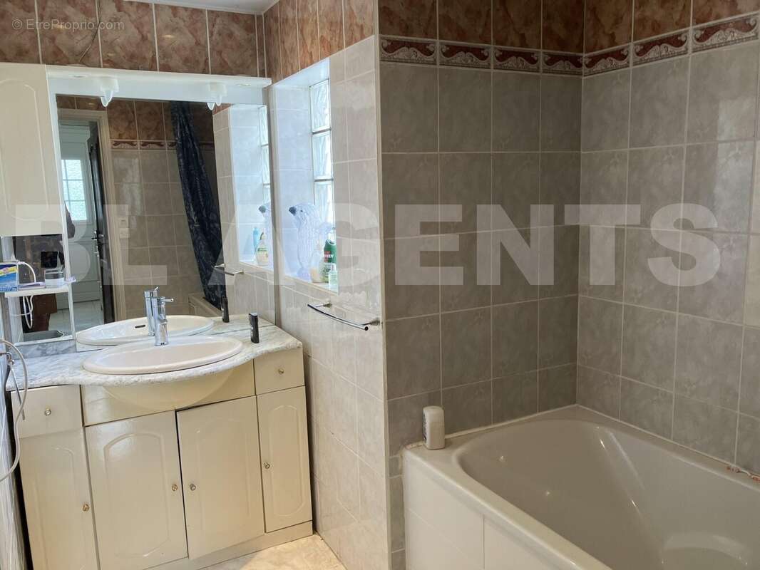 IMG_7220 - Maison à MONTREUIL-AUX-LIONS