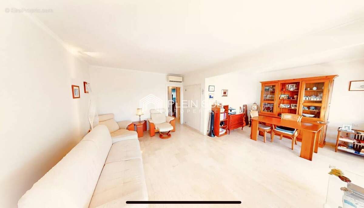 Appartement à VILLENEUVE-LOUBET