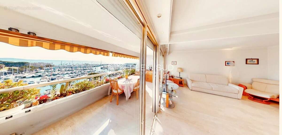 Appartement à VILLENEUVE-LOUBET