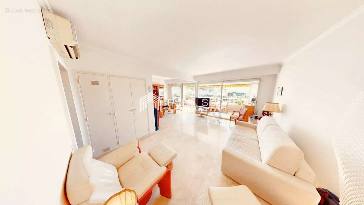 Appartement à VILLENEUVE-LOUBET