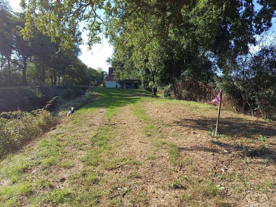 Maison à EPINEUIL-LE-FLEURIEL