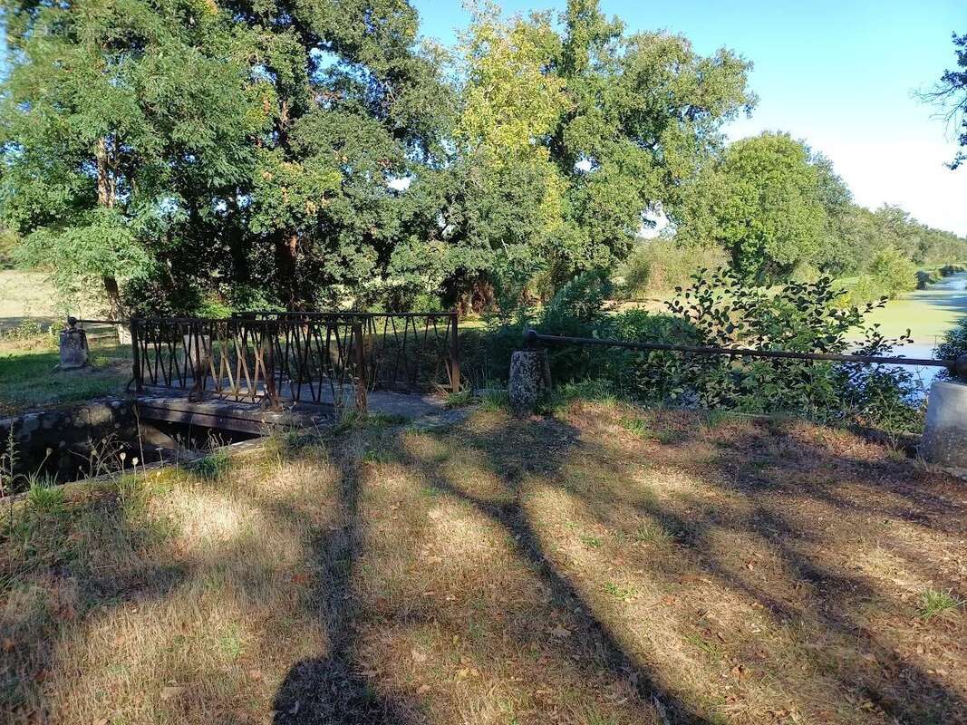 Maison à EPINEUIL-LE-FLEURIEL