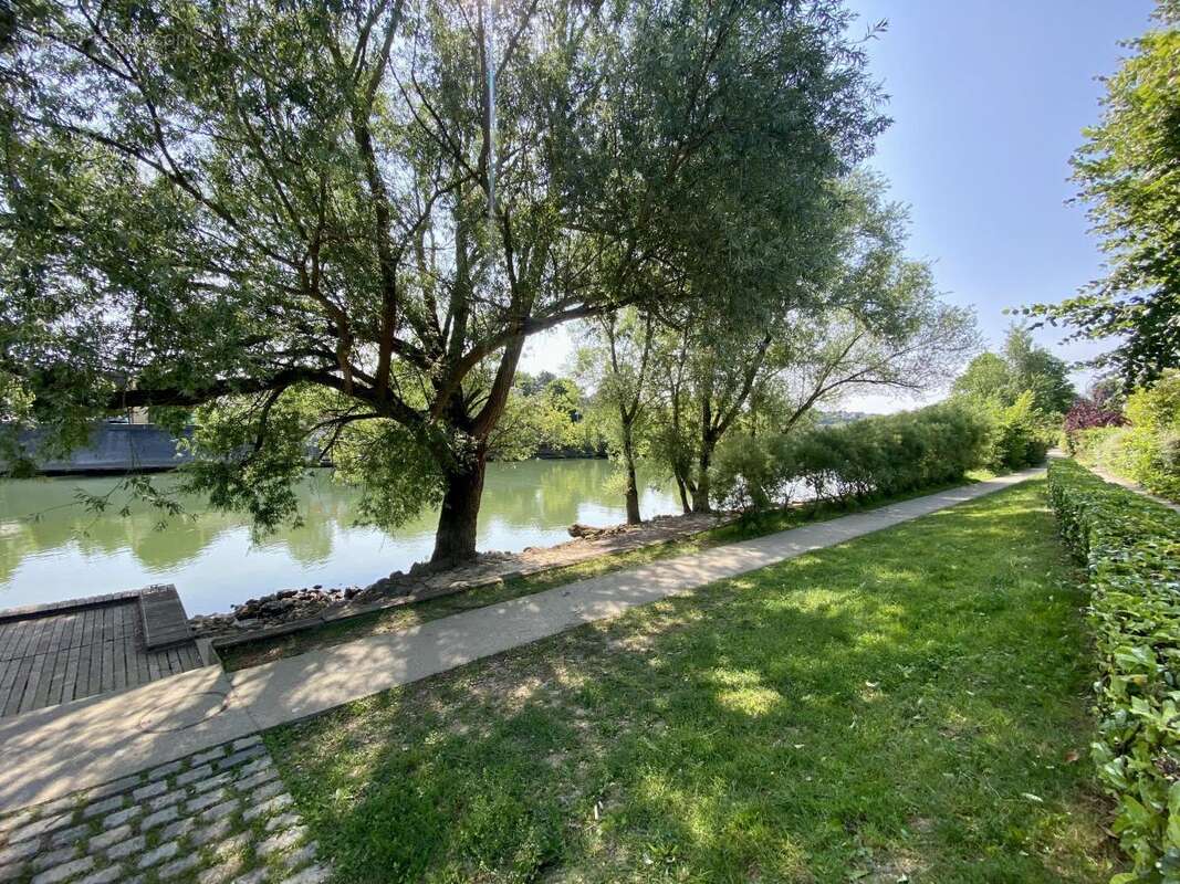 Appartement à LE PERREUX-SUR-MARNE