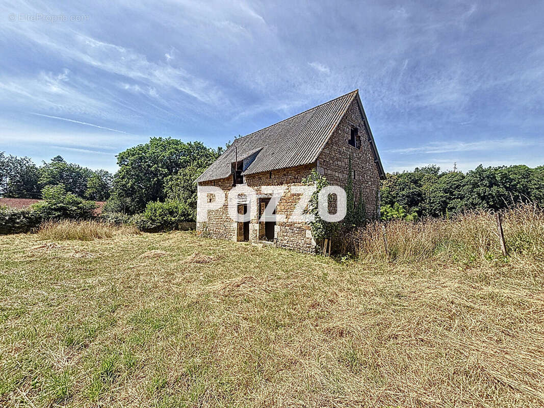 Maison à SAINT-SENIER-SOUS-AVRANCHES