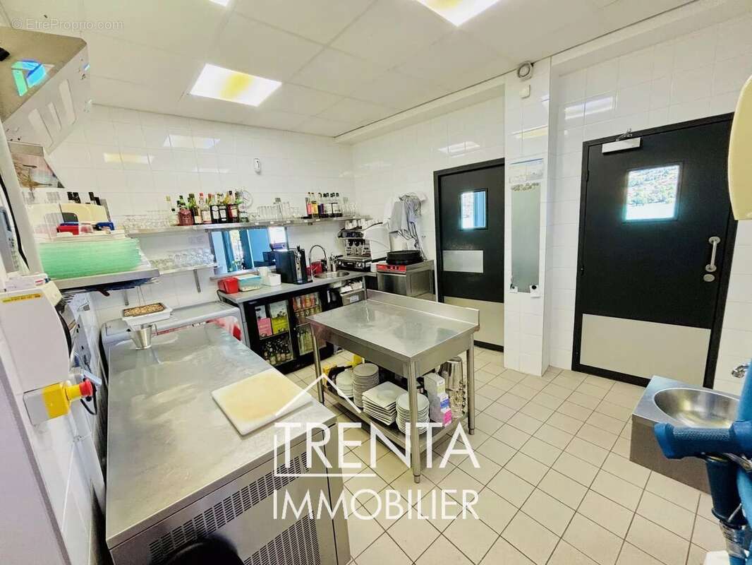 Commerce à CHASSIGNIEU