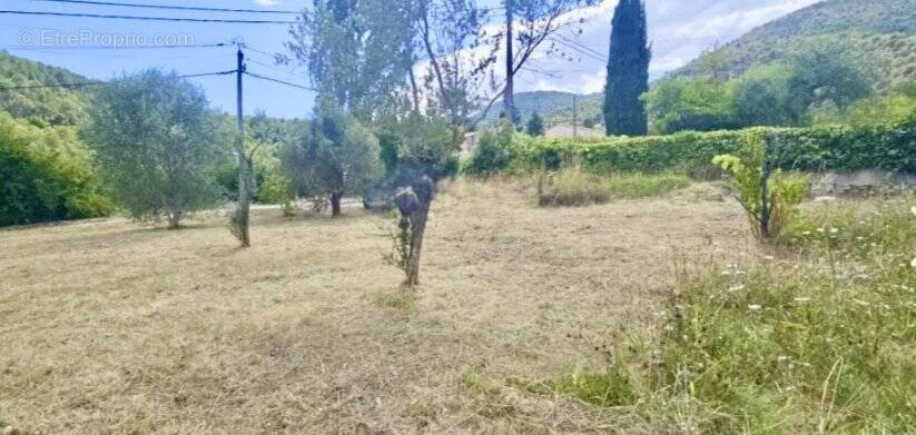 Terrain à TOURRETTE-LEVENS