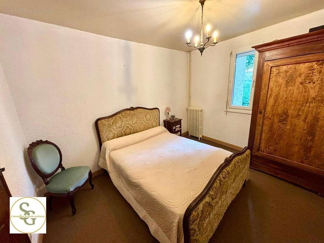   - Maison à LA SAUZIERE-SAINT-JEAN