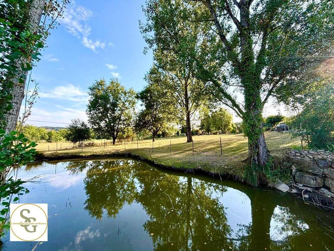   - Maison à LA SAUZIERE-SAINT-JEAN