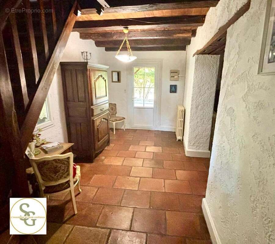   - Maison à LA SAUZIERE-SAINT-JEAN