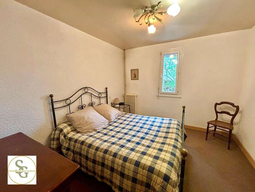   - Maison à LA SAUZIERE-SAINT-JEAN