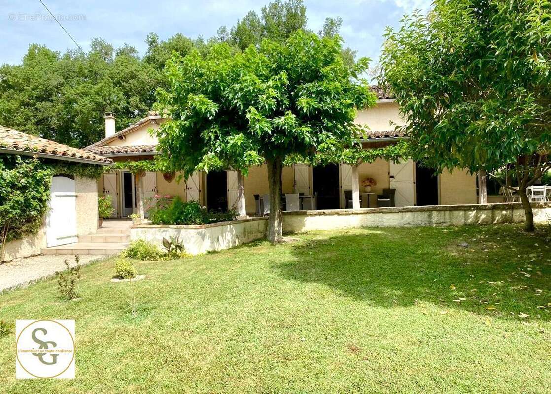   - Maison à LA SAUZIERE-SAINT-JEAN