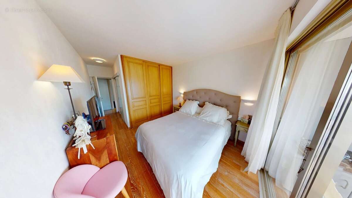 Appartement à VILLENEUVE-LOUBET