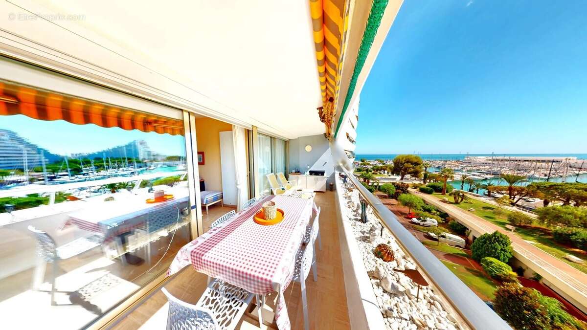 Appartement à VILLENEUVE-LOUBET