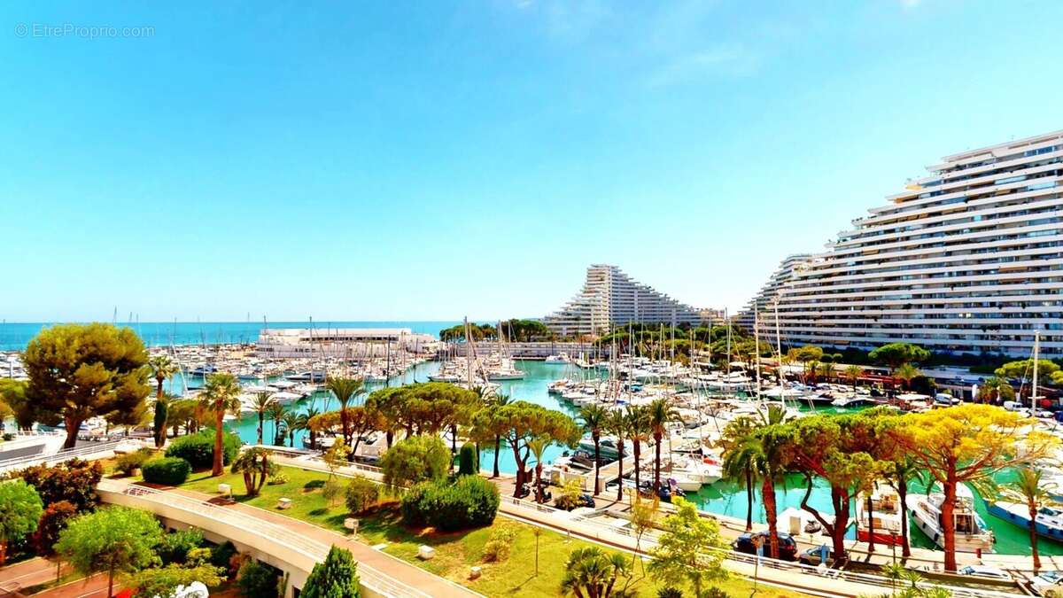 Appartement à VILLENEUVE-LOUBET