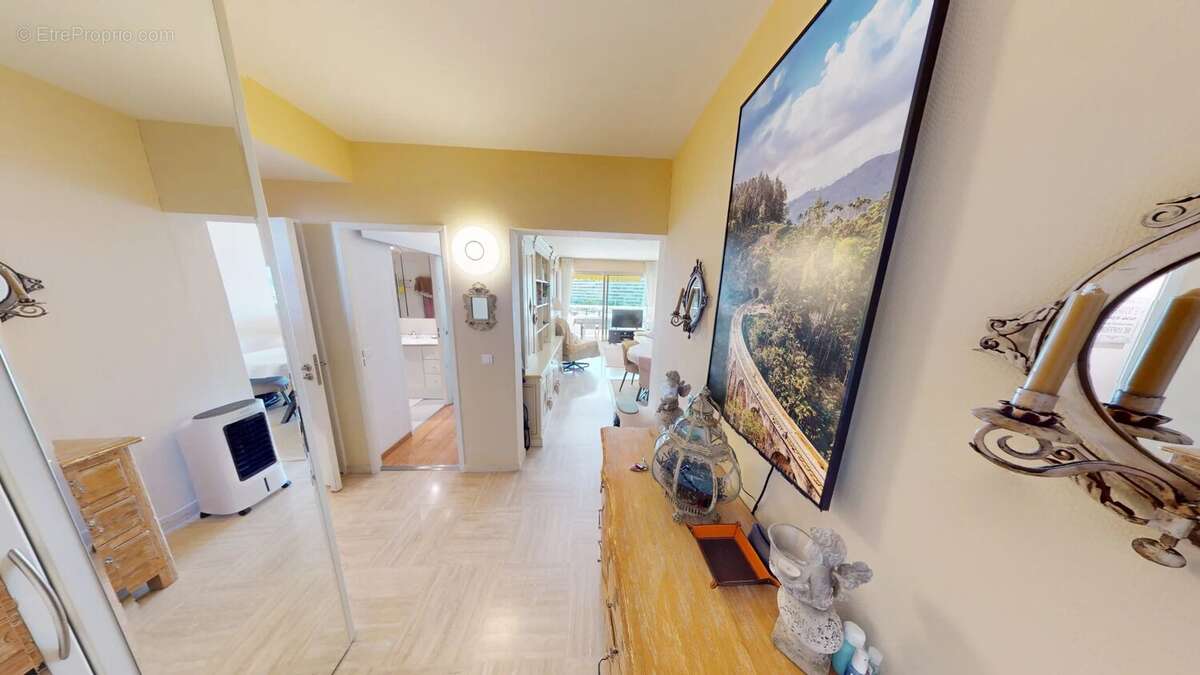 Appartement à VILLENEUVE-LOUBET