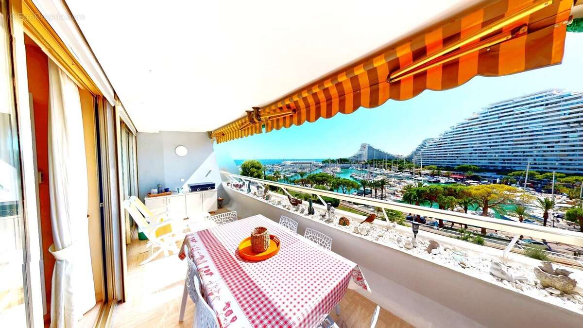Appartement à VILLENEUVE-LOUBET