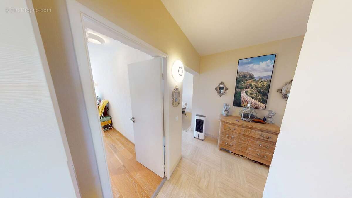 Appartement à VILLENEUVE-LOUBET