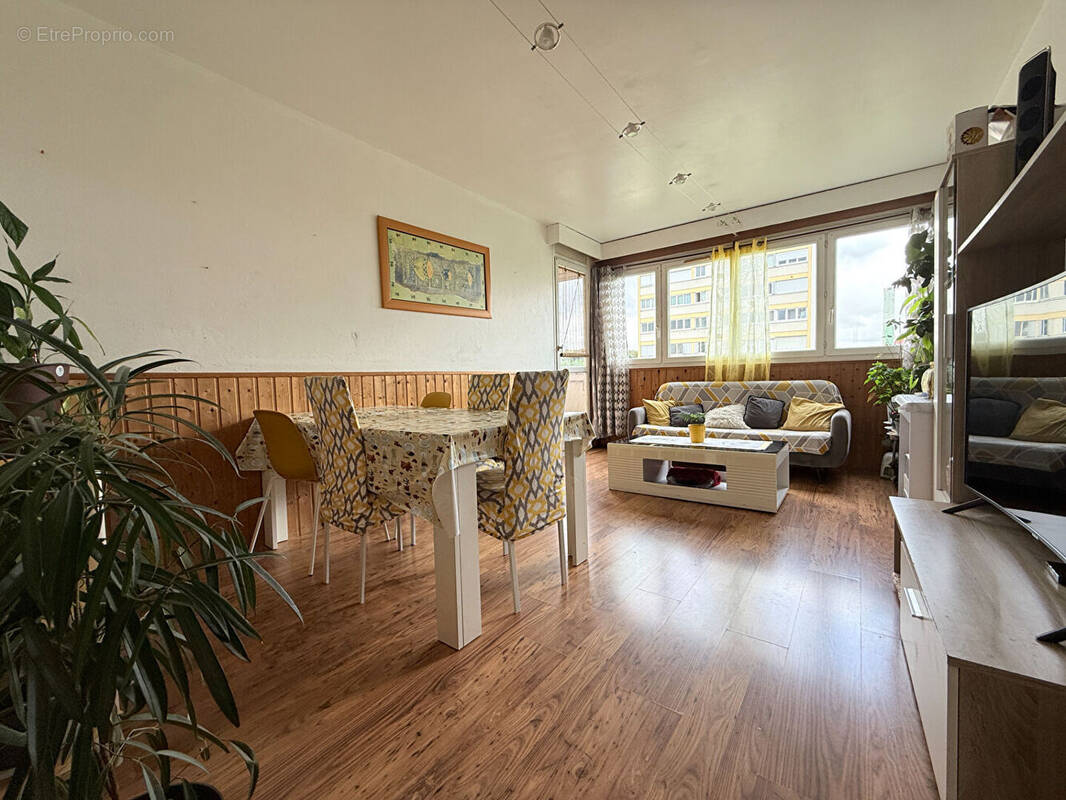 Appartement à RIS-ORANGIS