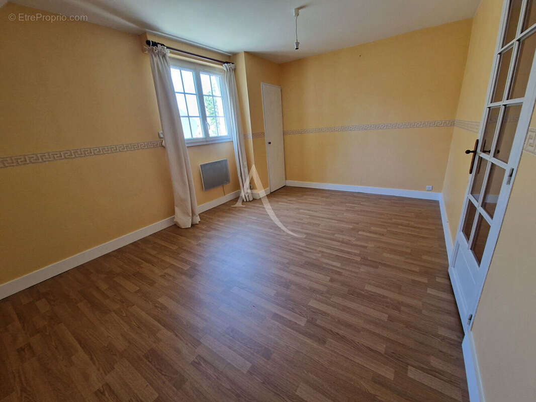 Maison à SAINTE-LUCE-SUR-LOIRE