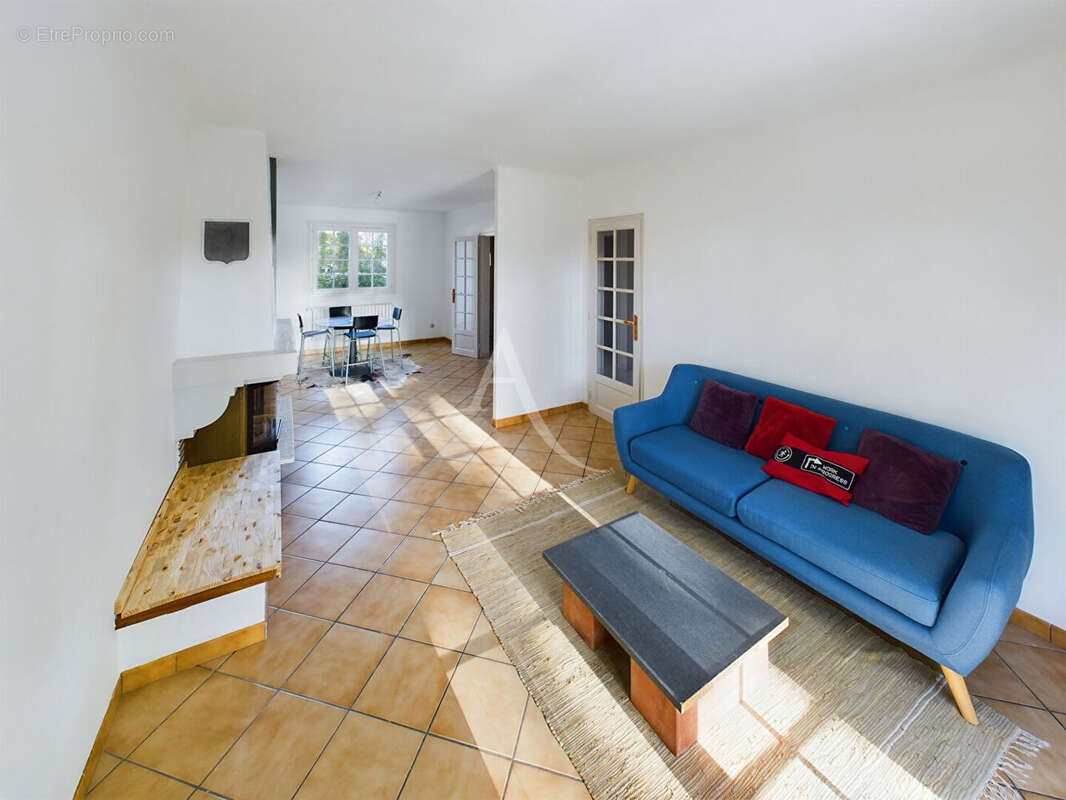 Maison à SAINTE-LUCE-SUR-LOIRE