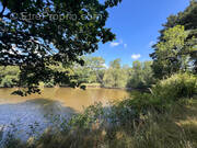 Terrain à BEAULIEU-SOUS-LA-ROCHE