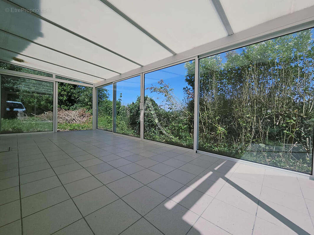 Maison à SAINT-QUENTIN-EN-TOURMONT