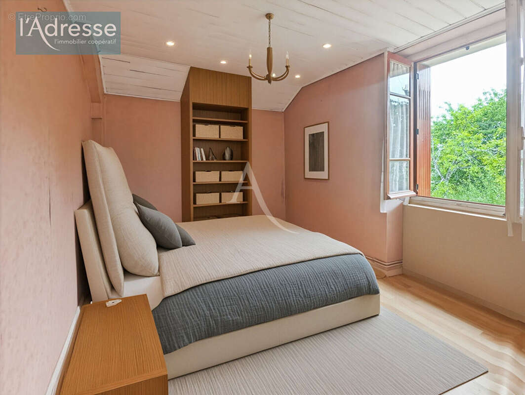 Maison à PUY-L&#039;EVEQUE