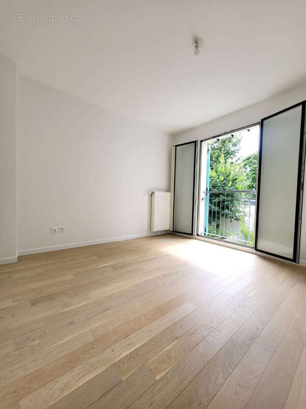 Appartement à LE MESNIL-LE-ROI