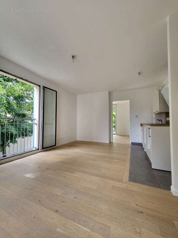 Appartement à LE MESNIL-LE-ROI